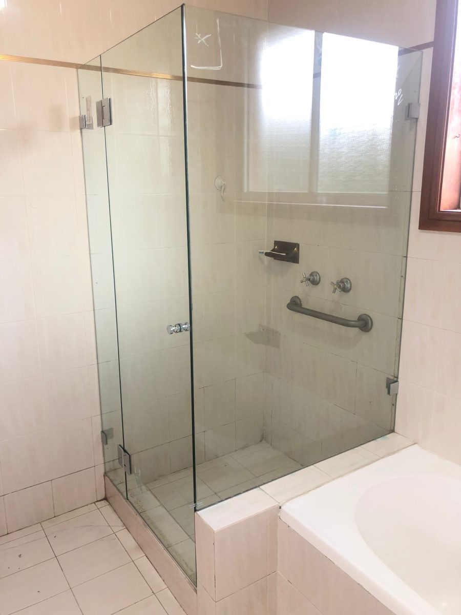 Frameless Custom Made Shower Screen Cheapest Shower Screens